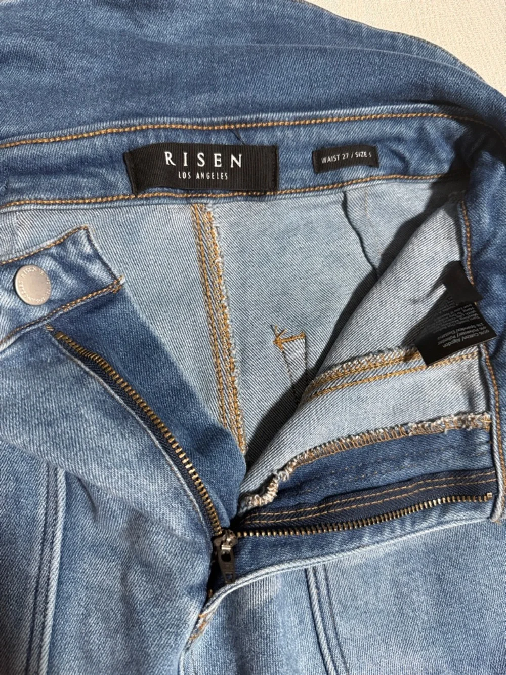 RISEN los ángeles High-Waist Paperbag Blue Jeans with Tie Belt - Women. - Picture 5 of 16